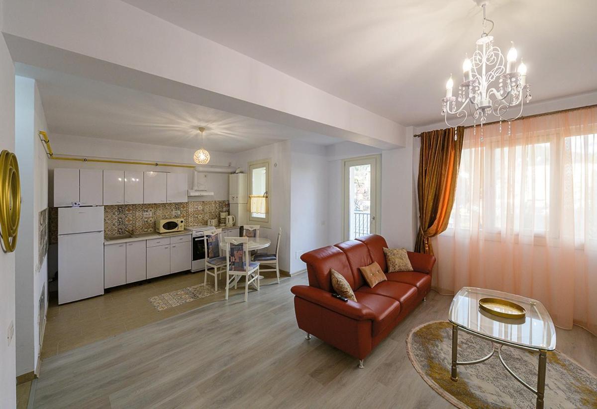 Apartament Laur Gura Humorului Exterior foto